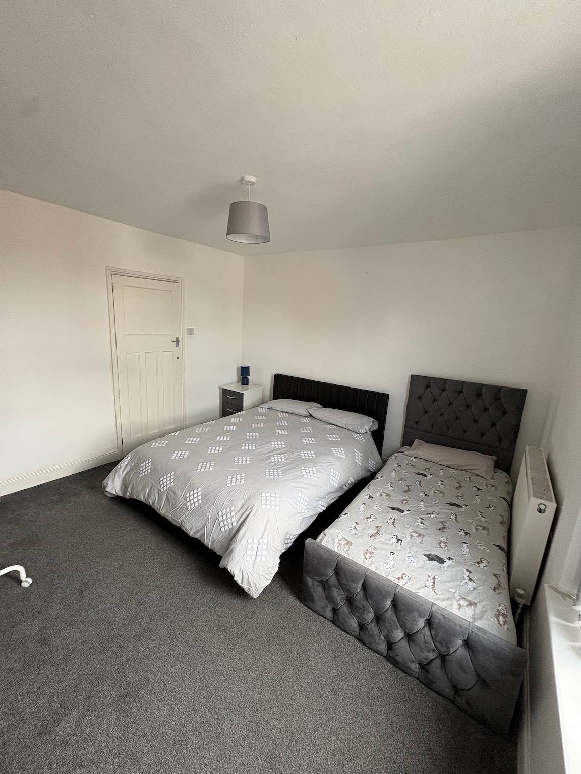 House Sleeps 8 with Hot Tub and Parking in Nottingham, Midlands del Este