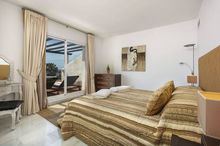 Apartamento entero, Beachfront penthouse apartment overlooking the Mediterranean sea! in San Pedro Alcántara, Marbella