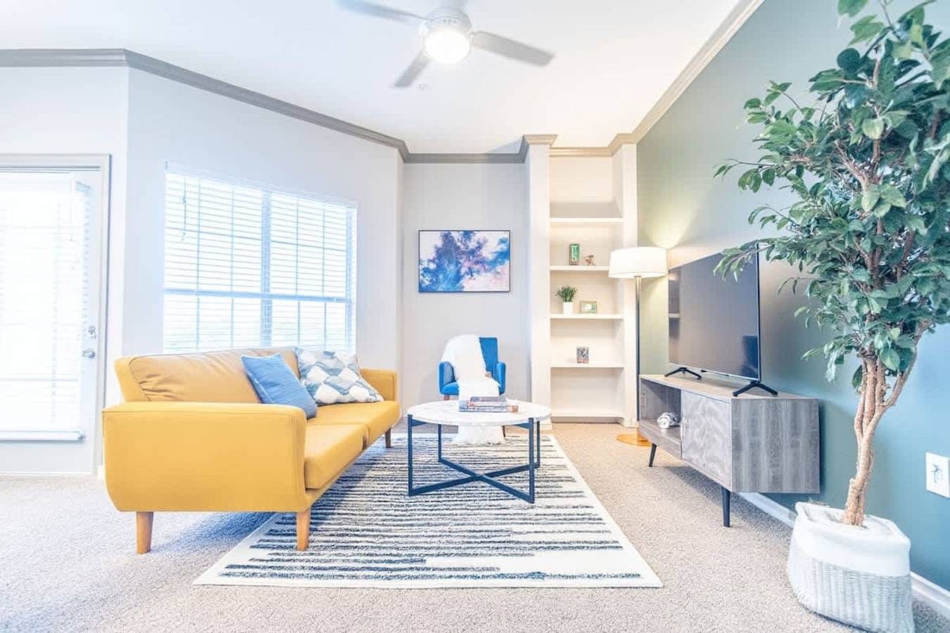 Apartamento entero, Boulevard Stays Tranquil 1Br King Suite Pool  Parking Gym 04 in Condado de Travis