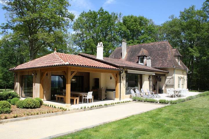 Maison de vacances pour 12 personnes, avec terrasse ainsi que jardin et jacuzzi à Domme