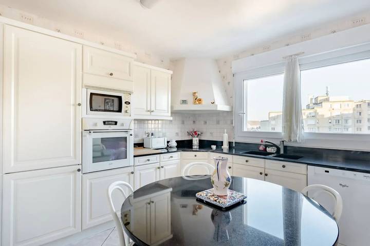 Entire apartment, Comfortable apartment Villeparisis 35 m² parking in Villeparisis, Seine-et-Marne