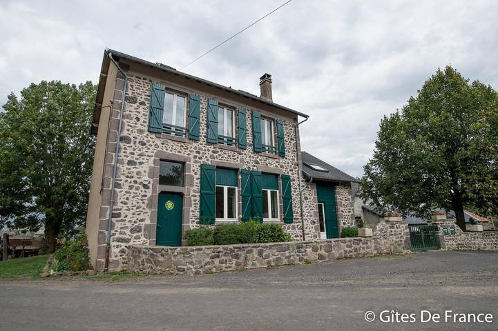 Gîte pour 5 personnes, avec Terrasse ainsi que Jardin et Vue