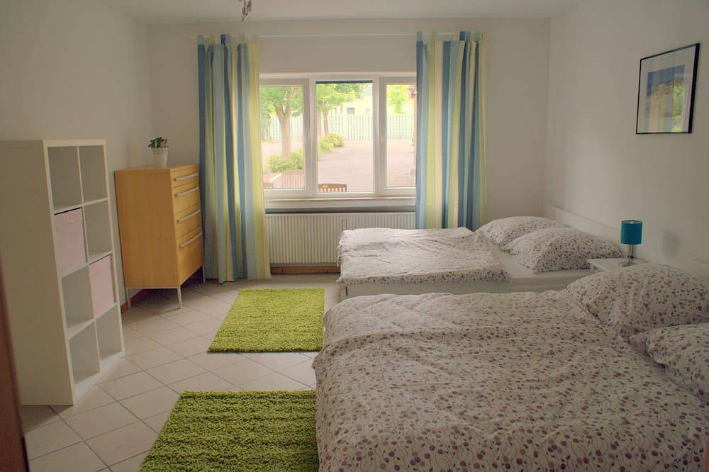 Ganze Wohnung, Schöne gemütliche Ferienwohnung mit Schlafzimmer, Wohnküche, großem Bad (56m2) in Limburg, Landkreis Limburg-Weilburg