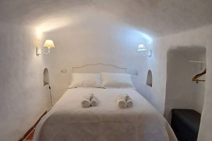 Stunning 2‑Bedroom Cave House with Spectacular Views in Guadix, Geoparque de Granada