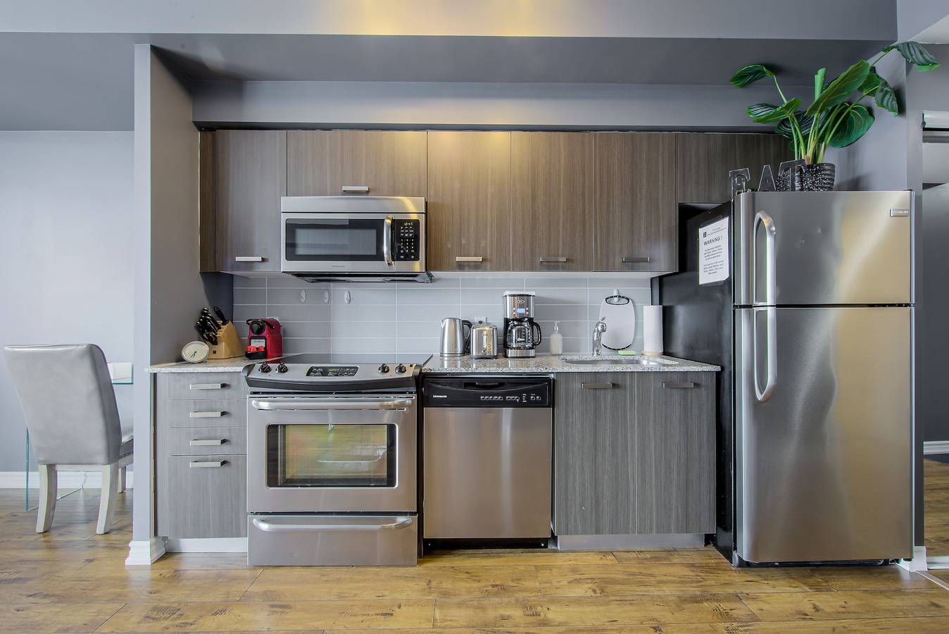 Apartamento vacacional entero, Condominio familiar de 1 habitación en el centro de Toronto Bay St cerca del hospital Sick Kids, Tmu in Toronto, Lago Ontario (Kanada)