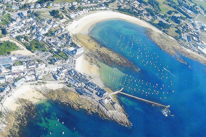 Location de vacances pour 10 personnes, avec jardin dans Pérello