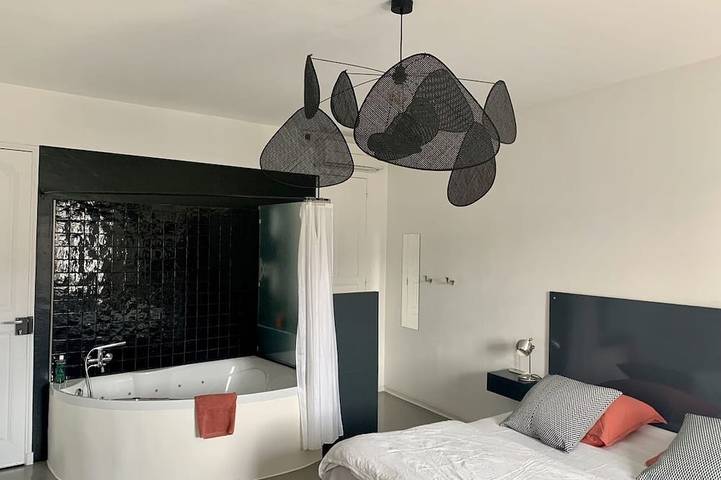 Location de vacances pour 2 personnes, avec piscine ainsi que jardin et terrasse à Méthamis - 3