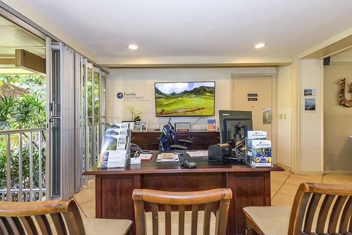 Beach rental for 2 people, with pool and yard as well as terrace on Maui