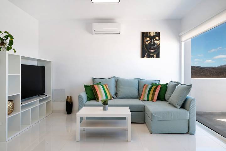 Casa de vacaciones 'Brisa 3' con vistas al mar, Wi-Fi y aire acondicionado in La Santa, Tinajo