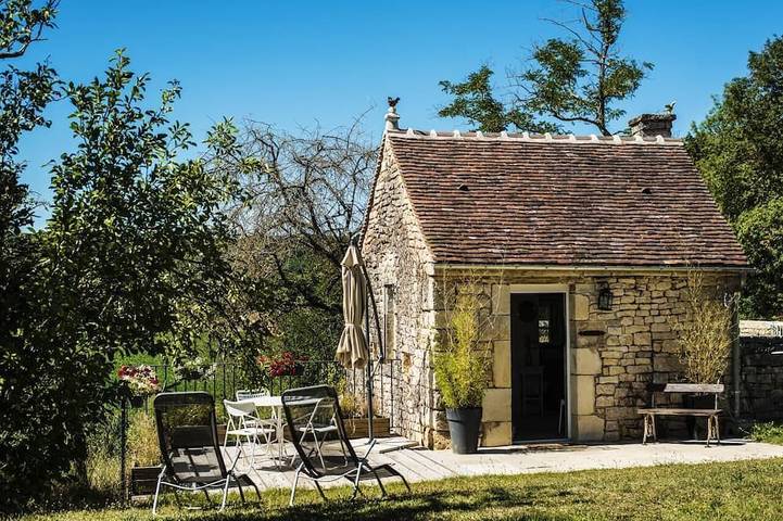 Gîte pour 2 personnes, avec Terrasse et Jardin dans Chevroches