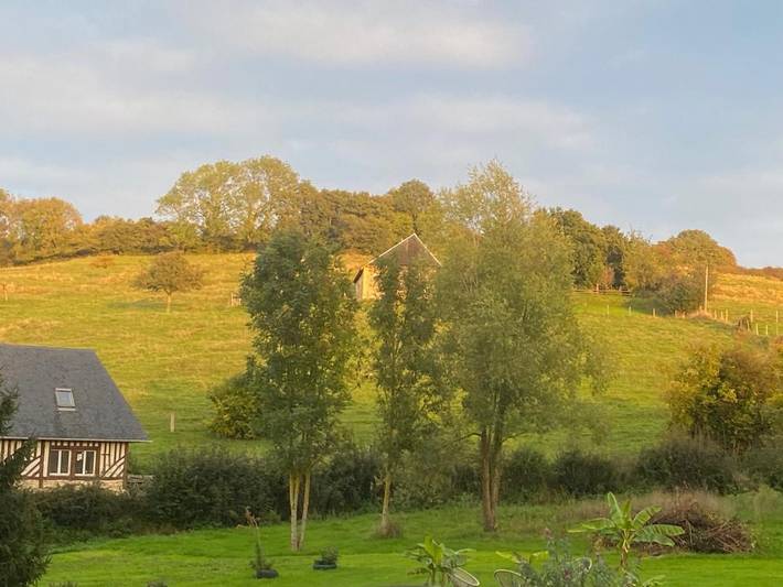 Location de vacances pour 5 personnes, avec jardin ainsi que terrasse et vue à Putot-en-Auge - 2