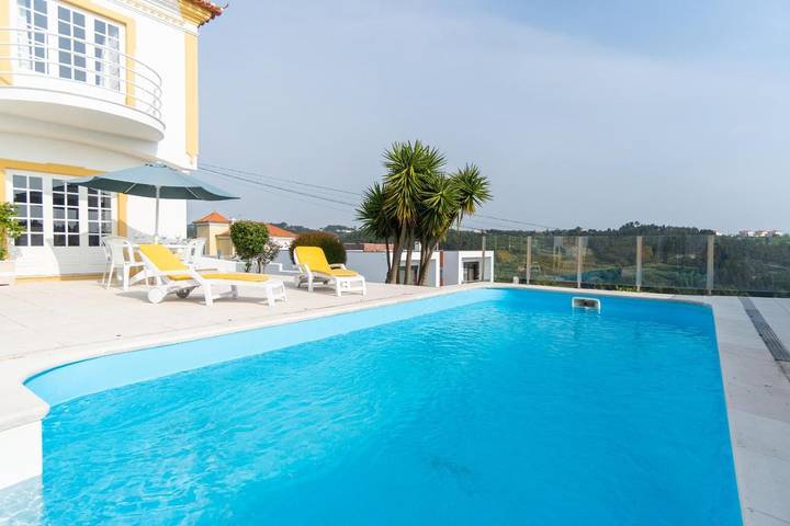 Location de vacances pour 8 personnes, avec jardin ainsi que piscine et vue, animaux acceptés à Mafra - 2