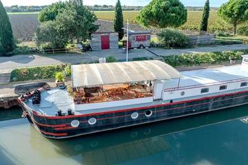 Péniche pour 6 personnes, avec terrasse dans le Gard
