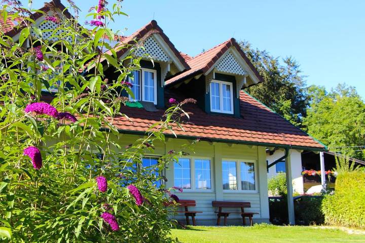 Ferienhaus für 8 Personen, mit Terrasse und Garten in Seewalchen am Attersee - 2