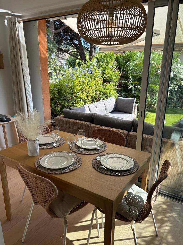 Gîte pour 3 personnes, avec piscine et jardin dans Port des Marines de Cogolin - 2