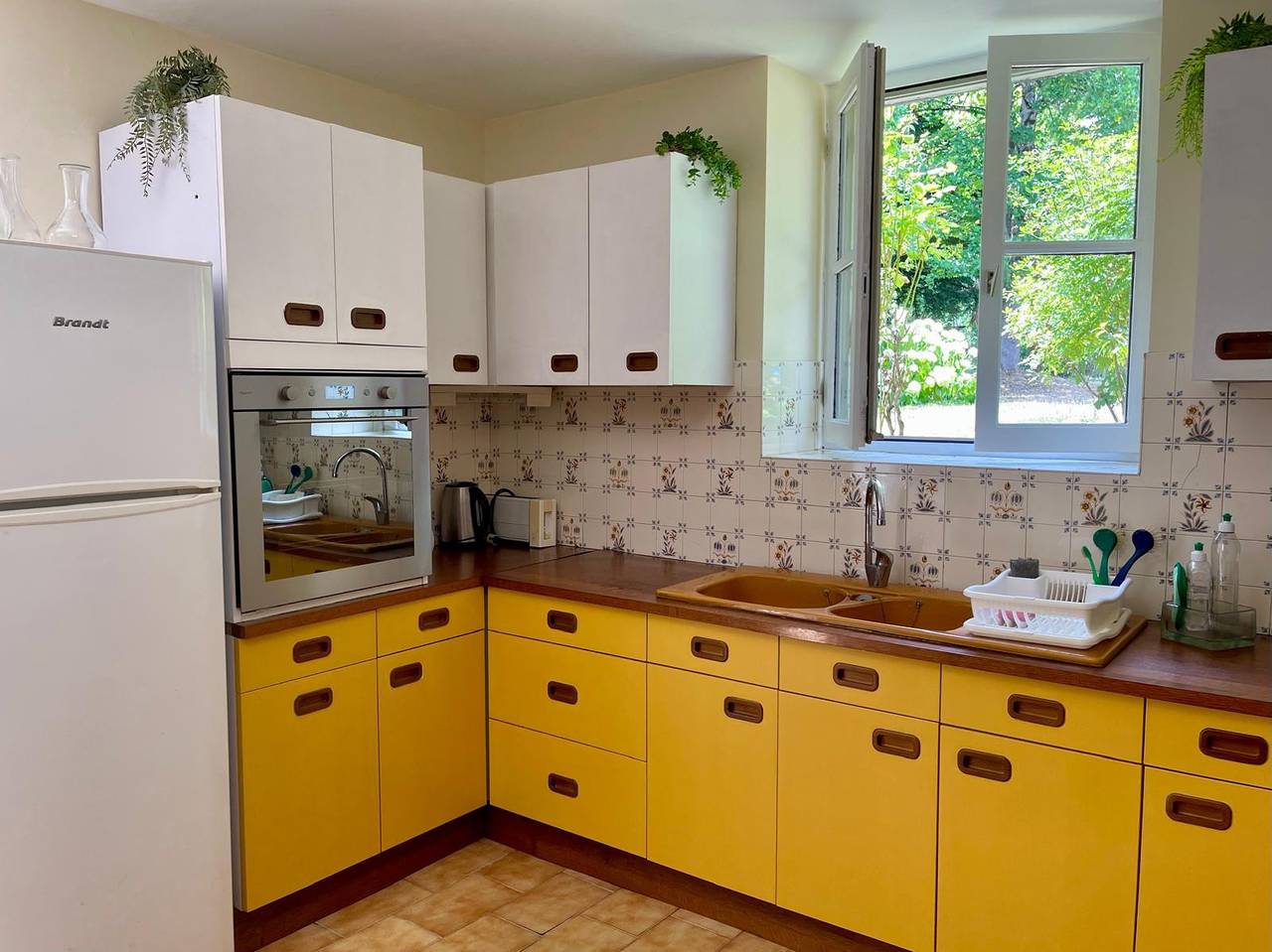 Appartement entier, Appartement 'Retraite Familiale Relaxante' avec Vue sur la Montagne, Jardin Privé et Wi-Fi in Cublac, Région de Brive-la-Gaillarde