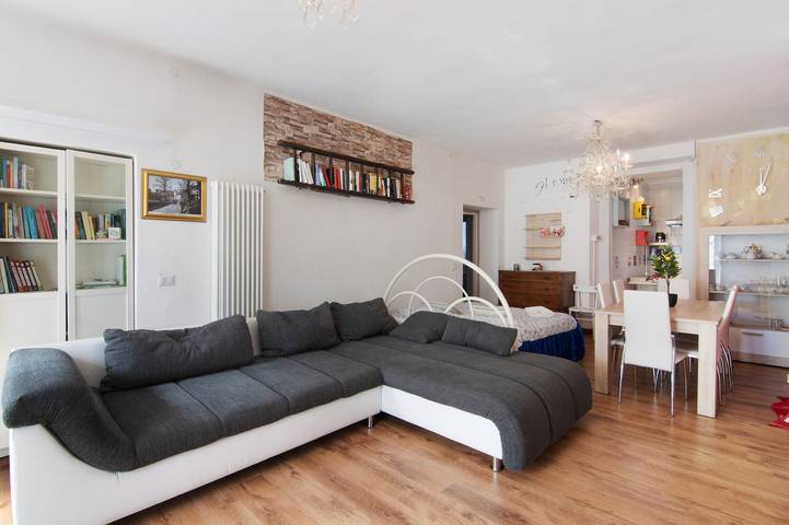 Apartamento inteiro, Apartamento 'Mary House 2' com vista para a montanha e acesso Wi-Fi in Torchione-Moia, Albosaggia