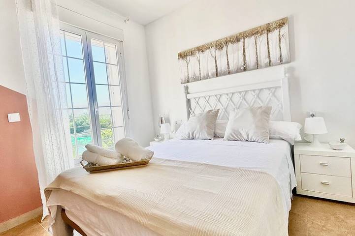 Marifer Home Private Pool Villa Family Friendly in Las Pajanosas, Guillena