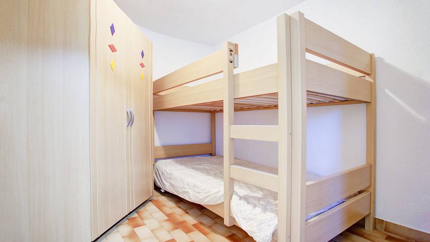 Gîte pour 4 personnes, avec piscine et jardin dans Plage de La Roquille - 4
