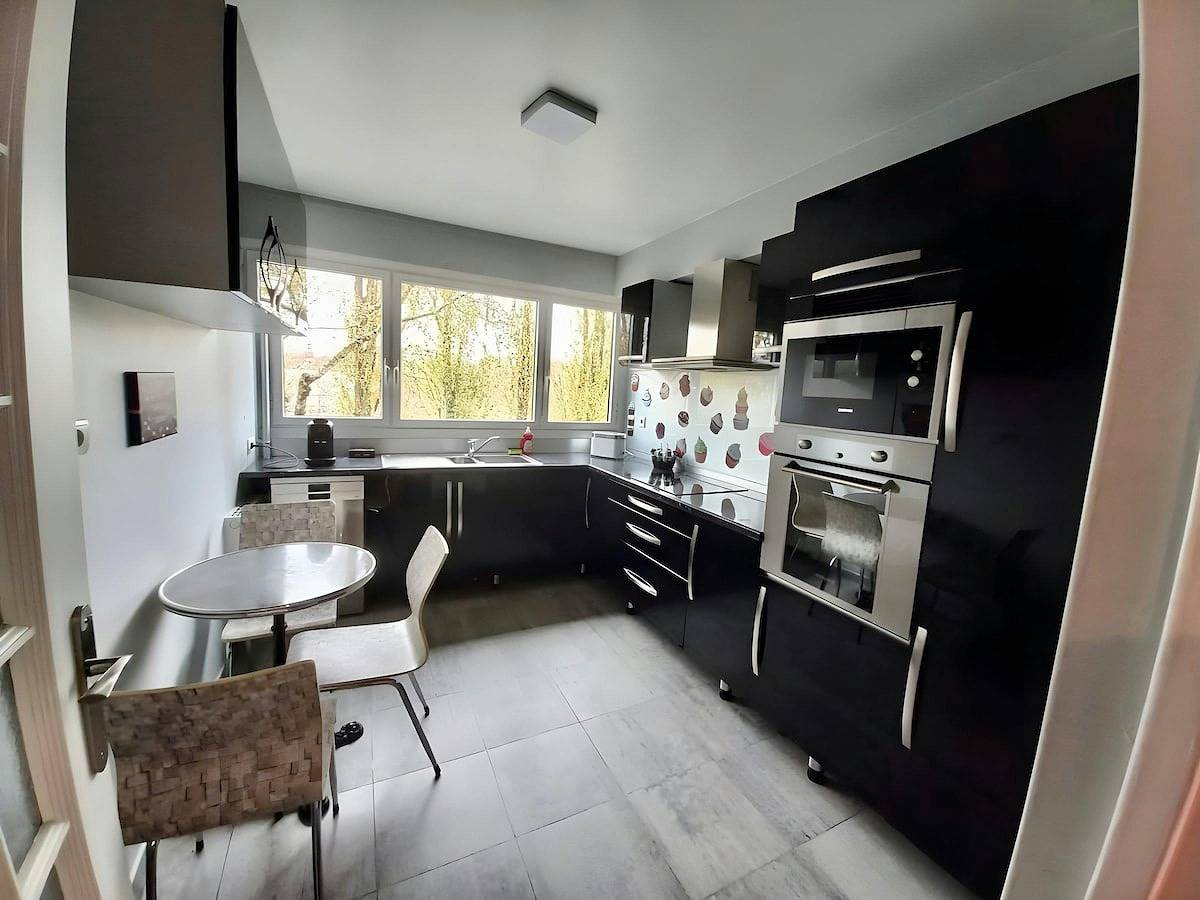 Appartement entier, T4 spacieux + bureau - parking gratuit - Créteil in Créteil, Val-de-Marne