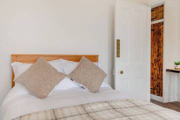 Log Cabin for 4 People in Brighton Marina, Brighton, Photo 1