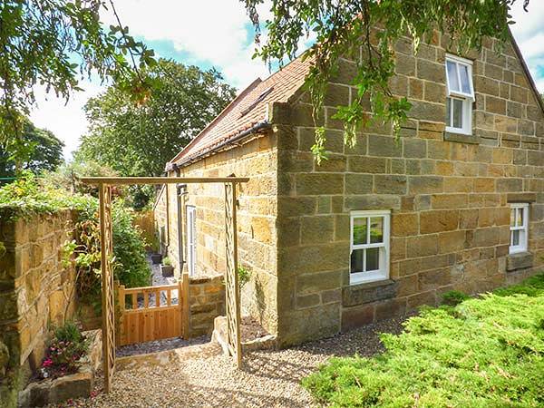 Log cabin for 4 people, with garden in Yorkshire