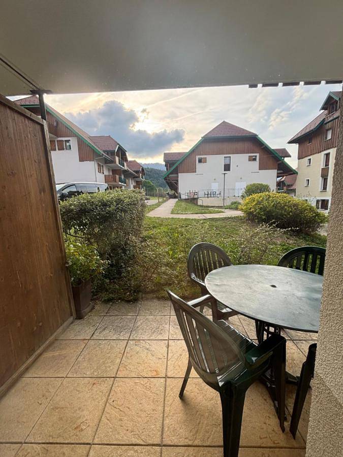 Gîte pour 4 personnes, avec piscine et vue ainsi que sauna et jardin à Giez - 2