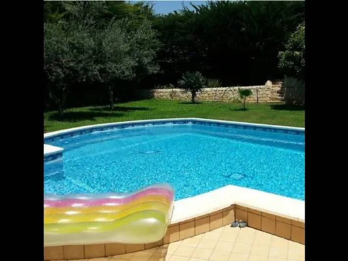 Appartamento per 4 persone, con Terrazza e Giardino nonché Piscina a Cava d'Aliga