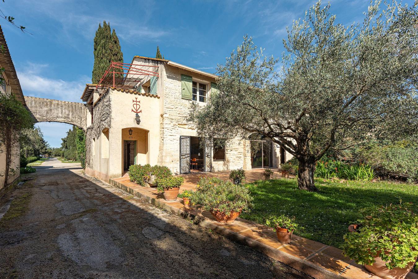 Maison de vacances 'Gauguin' avec piscine partagée, Wi-Fi et climatisation in Fourques, Côte méditerranéenne (France)