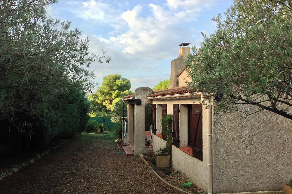 Charmante petite villa méditerranéenne avec grand jardin, calme, proche de Sète in Balaruc-les-Bains, Côte méditerranéenne (France)