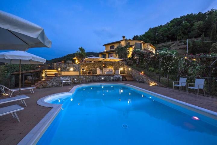 Villa für 14 Personen, mit Terrasse und Garten sowie Pool - 1