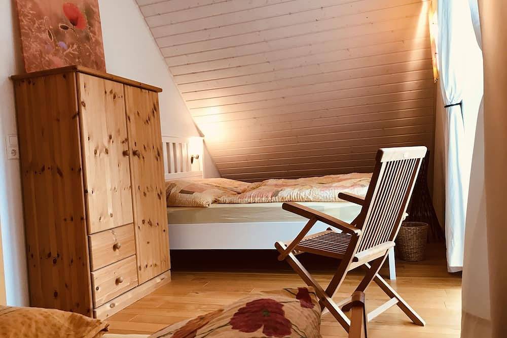 Lichtdurchflutetes Ferienhaus mit großer Sonnenterrasse im Feldberg-Gebiet in Suedlicher Schwarzwald, Feldberg