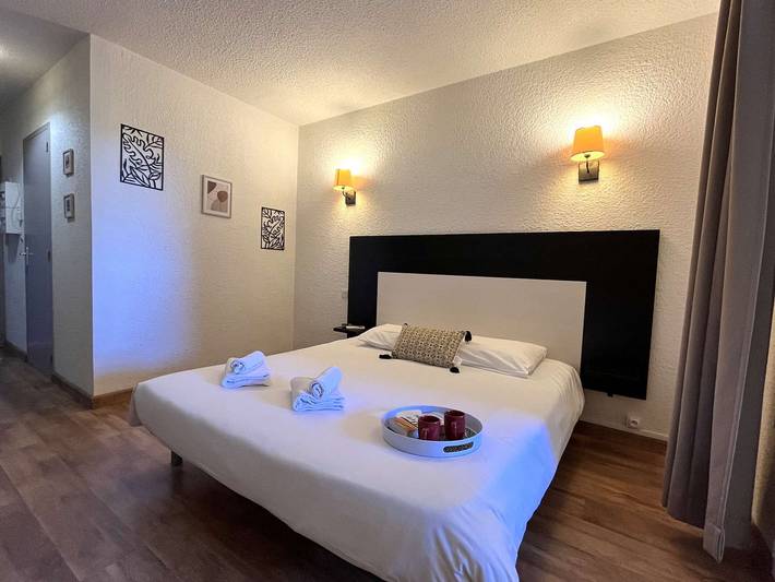 Gîte pour 2 personnes, avec terrasse et piscine à Saint-Florent - 3