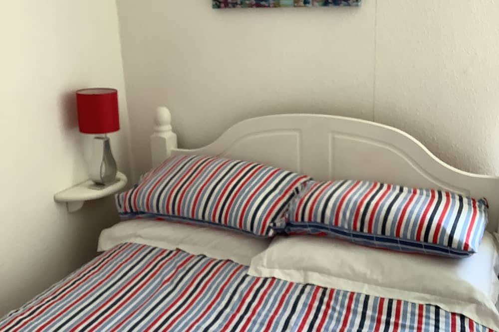 Character Cottage in Old Part of Padstow with private garden and parking in Padstow, Cornwall