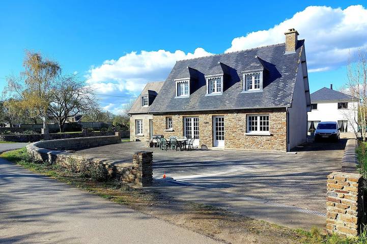 Gîte pour 6 personnes, avec terrasse à Précey