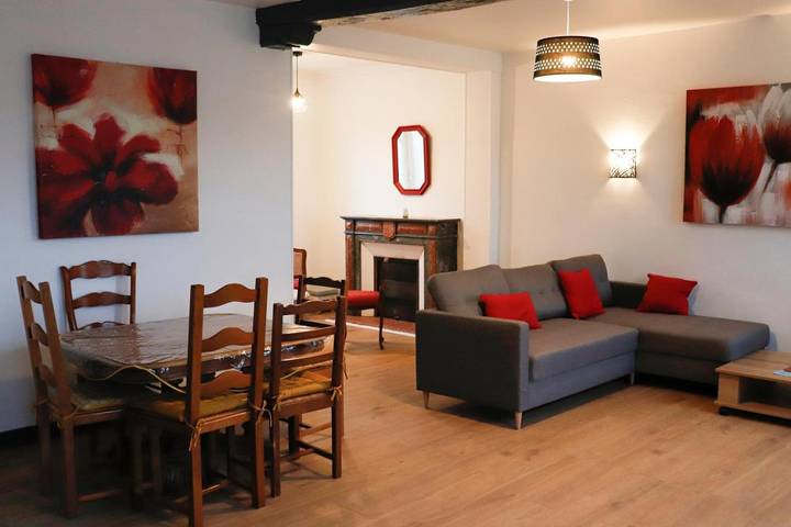 Location de vacances pour 6 personnes, avec jardin à Saint-Georges-des-Groseillers