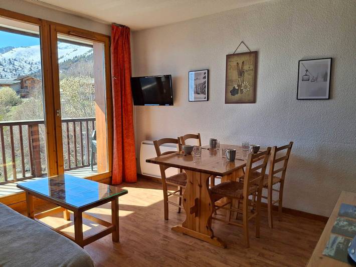 Gîte pour 4 personnes, avec balcon à Montgellafrey