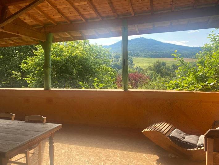 Maison de campagne pour 4 personnes, avec jardin et vue, animaux acceptés à Vollore-Ville