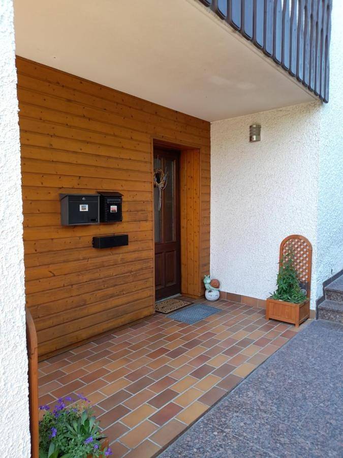 Ferienwohnung für 2 Personen, mit Terrasse und Garten sowie Ausblick in Mörlenbach
