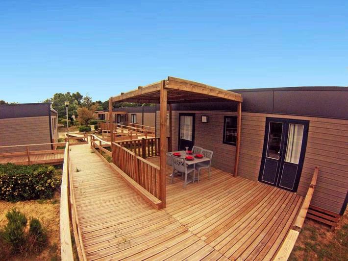 Camping pour 5 personnes, avec sauna et piscine ainsi que bassin pour enfant et terrasse, animaux acceptés à Gruissan - 4