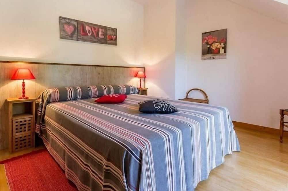 Gîte familial au calme avec jardin, près de Nantes et St Nazaire, activités pour petits et grands in Plessé, Région de Châteaubriant