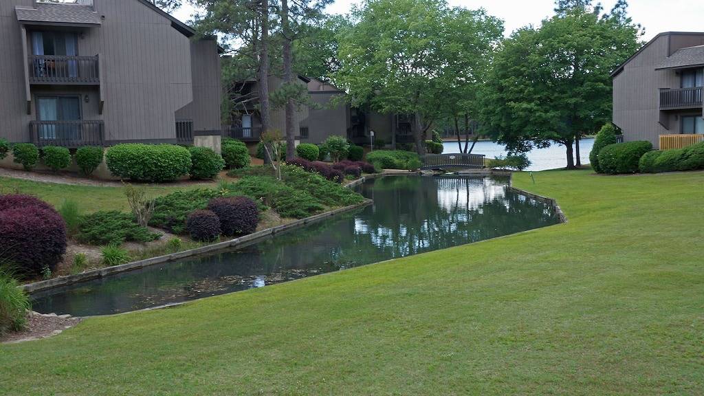 Ganze Wohnung, Makellos, renoviert, Erdgeschoss, 2 Schlafzimmer, 2 Badezimmer, kostenloses Wifi, Kabel, Pool. in Pinehurst, Moore County