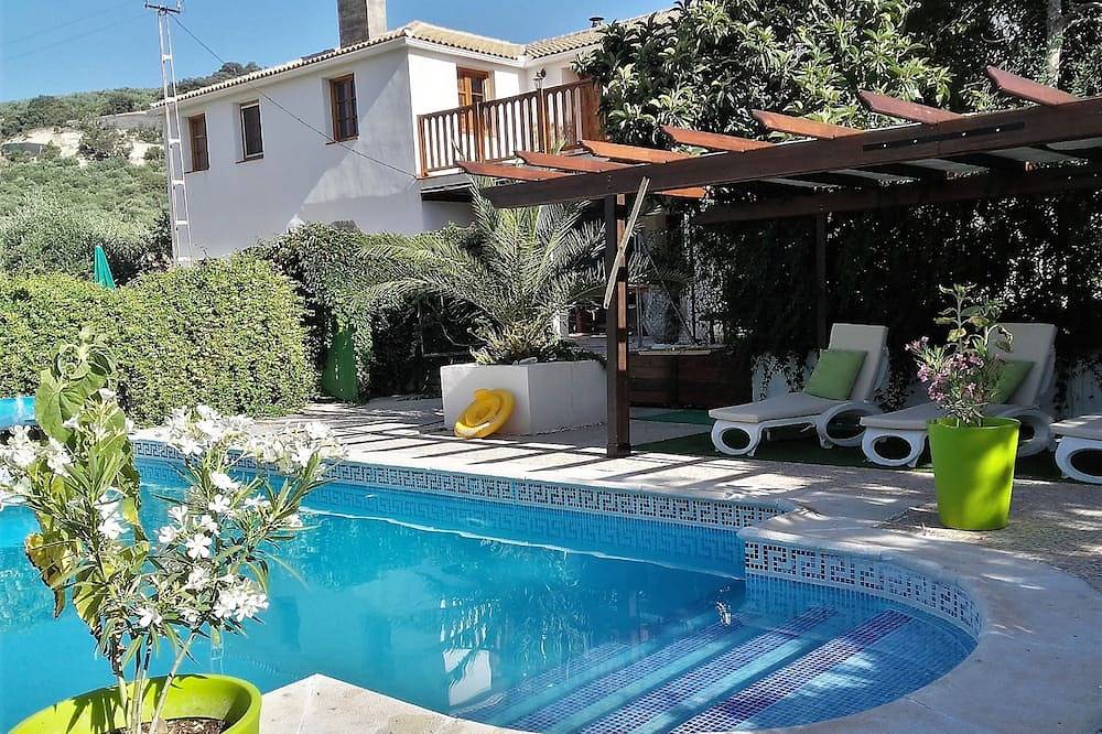 Apartamento rural con vistas a la montaña y piscina compartida in Montefrío, Provincia de Granada