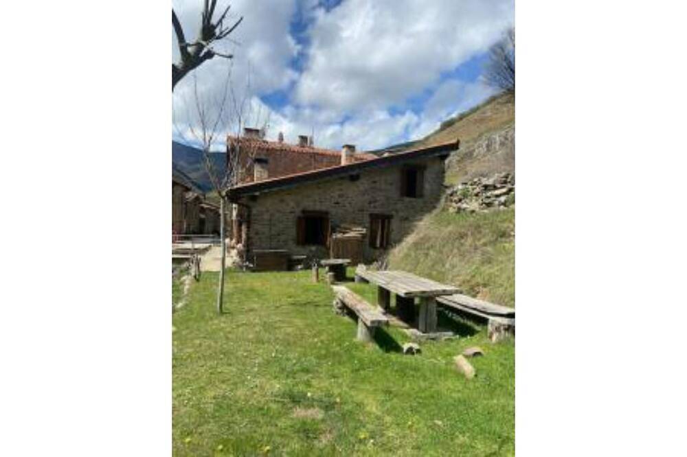 Zaldierna al sol, a 17th century village. ezcaray in Ezcaray, Valdezcaray