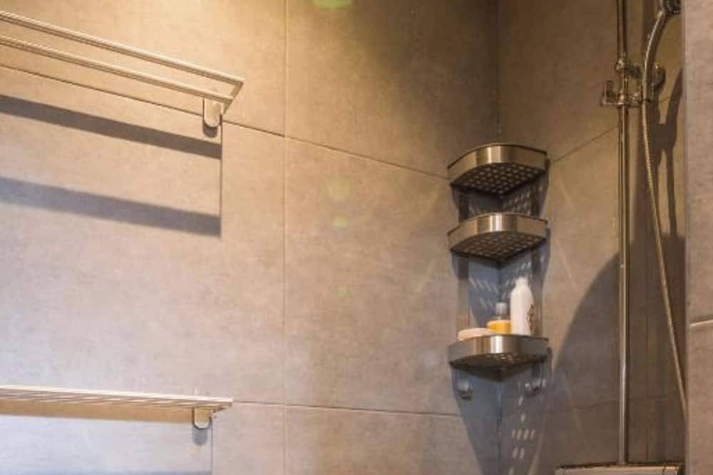 Entire apartment, Left Garden Suite in Villa Near Centre and Tue in Eindhoven, North Brabant
