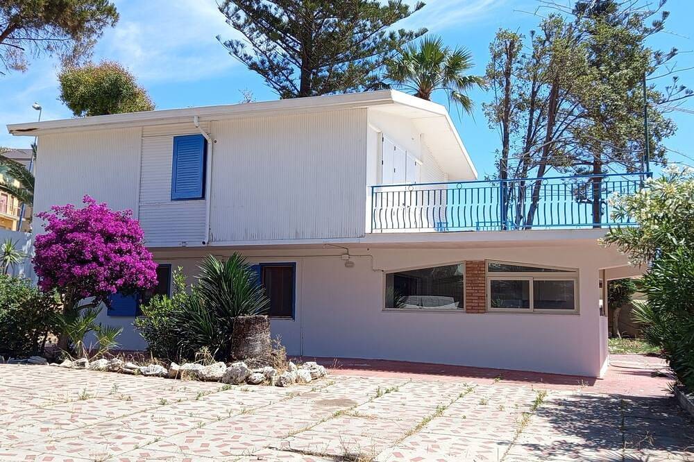 2 Bedroom Property in Porto Empedocle in Punta Grande (Sicily), Porto Empedocle