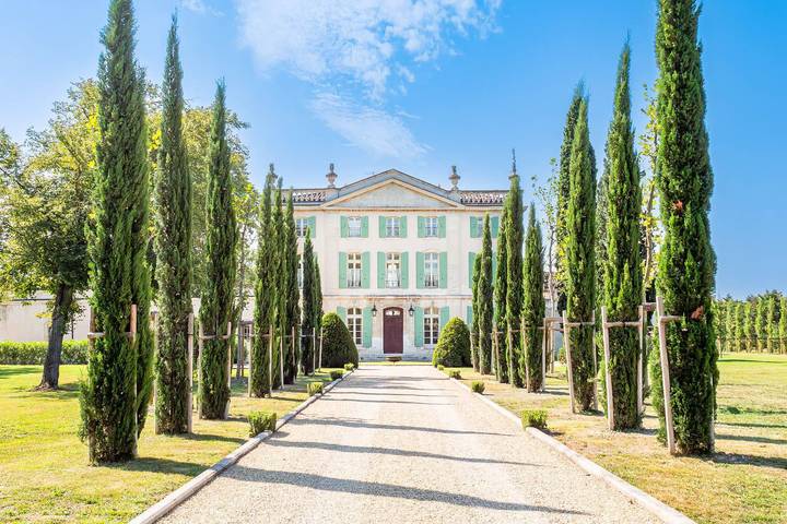 Schloss für 29 Personen, mit Terrasse und Garten, mit Haustier in Carpentras