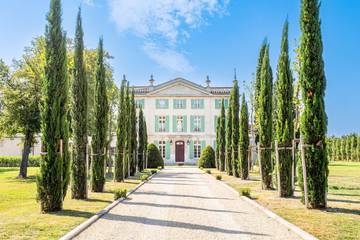 Château pour 29 personnes, avec jardin et terrasse, animaux acceptés en Provence-Alpes-Côte d'Azur