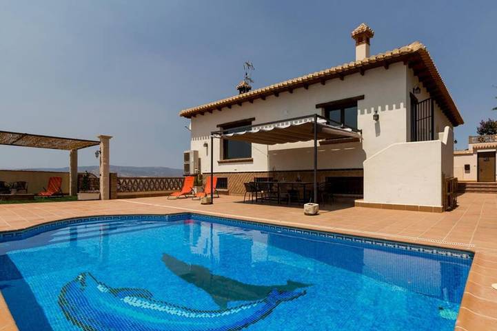 Chalet para 12 personas, con balcón y piscina - 1