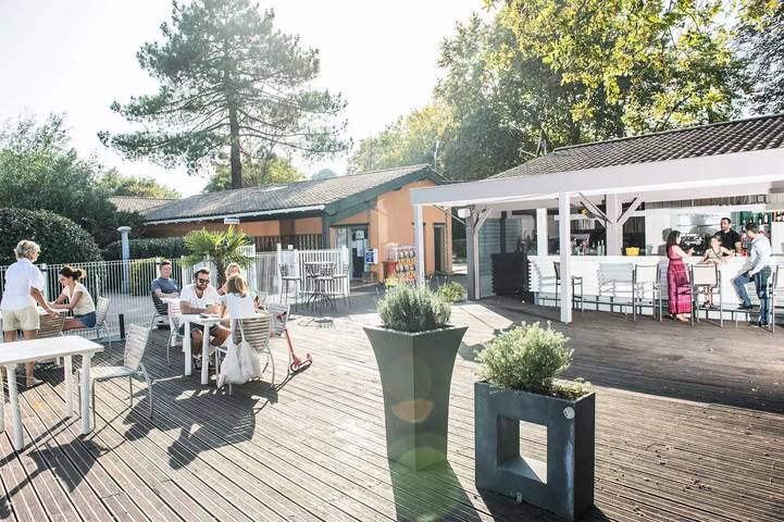 Wohnwagen für 5 Personen, mit Terrasse in Gironde - 4
